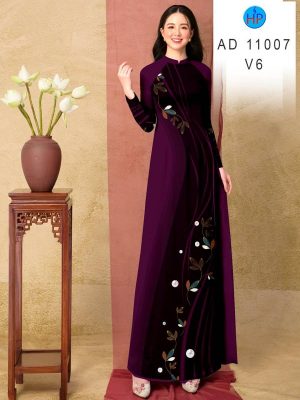 1627374171 343 vai ao dai mau moi ra hien nay (14)